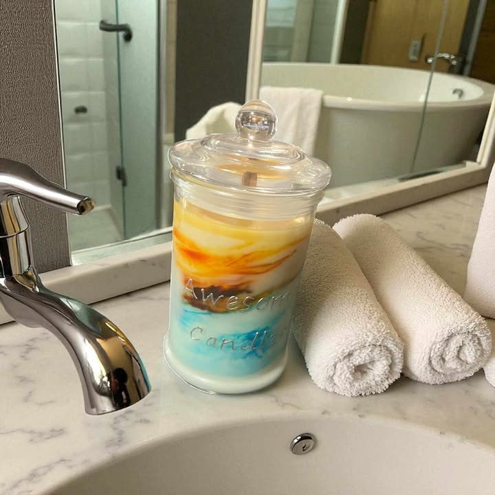 FRESH LINEN SCENTED CANDLE